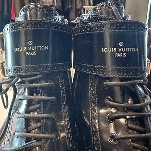 LV Booties lik new!!!